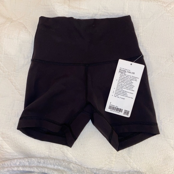 NWT Lululemon Bike Shorts - Picture 1 of 4